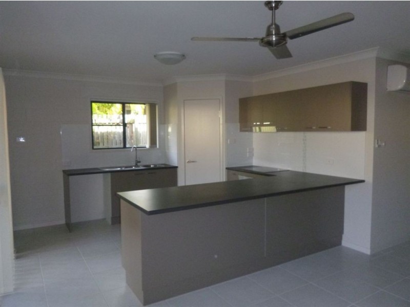 2/4 Mallet Close, Gracemere QLD 4702