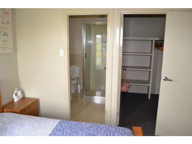 61 JOHN OXLEY DRIVE, Gracemere QLD 4702