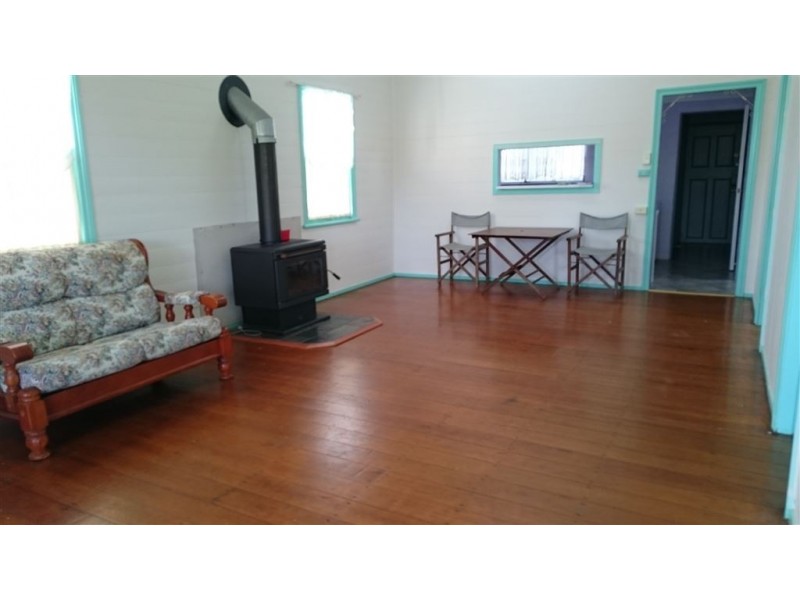 92 East Street, Mount Morgan QLD 4714