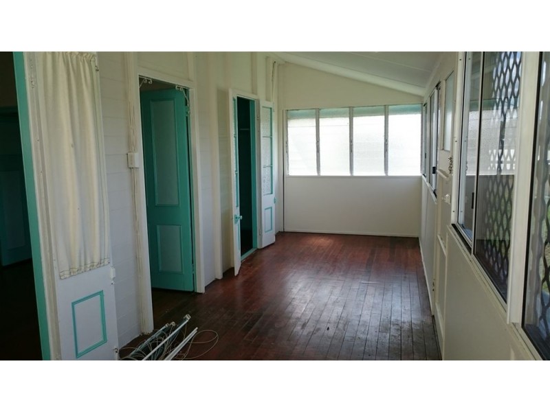 92 East Street, Mount Morgan QLD 4714