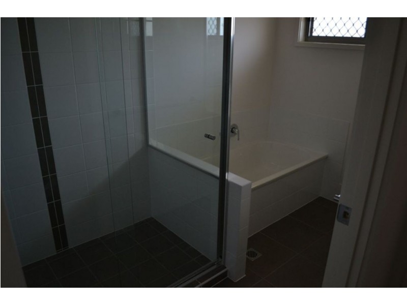 11 Premier Court, Gracemere QLD 4702