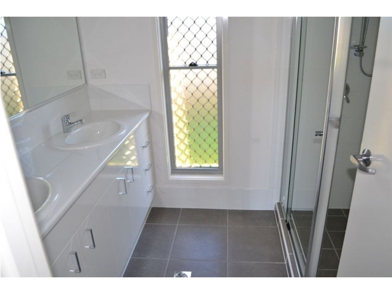 11 Premier Court, Gracemere QLD 4702