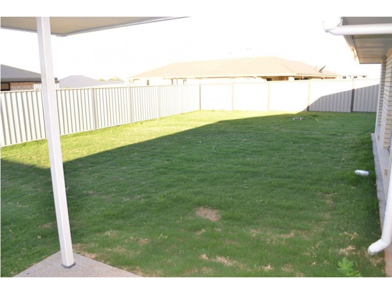 11 Premier Court, Gracemere QLD 4702