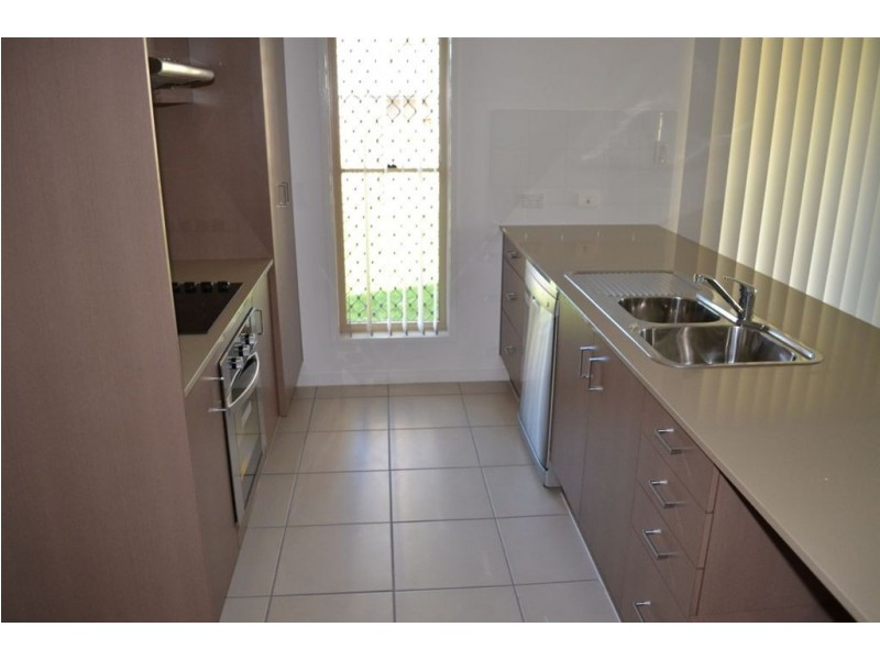 6 Premier Court, Gracemere QLD 4702