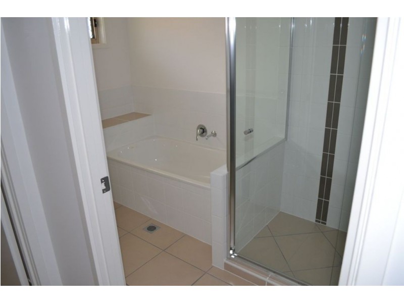 6 Premier Court, Gracemere QLD 4702