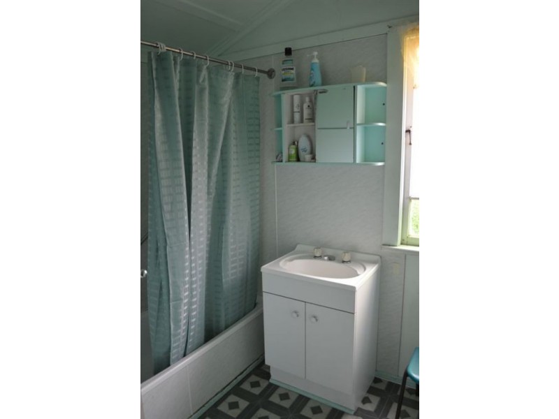 15 Card Street, Berserker QLD 4701
