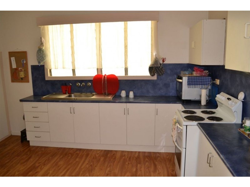 240 West Street, Allenstown QLD 4700