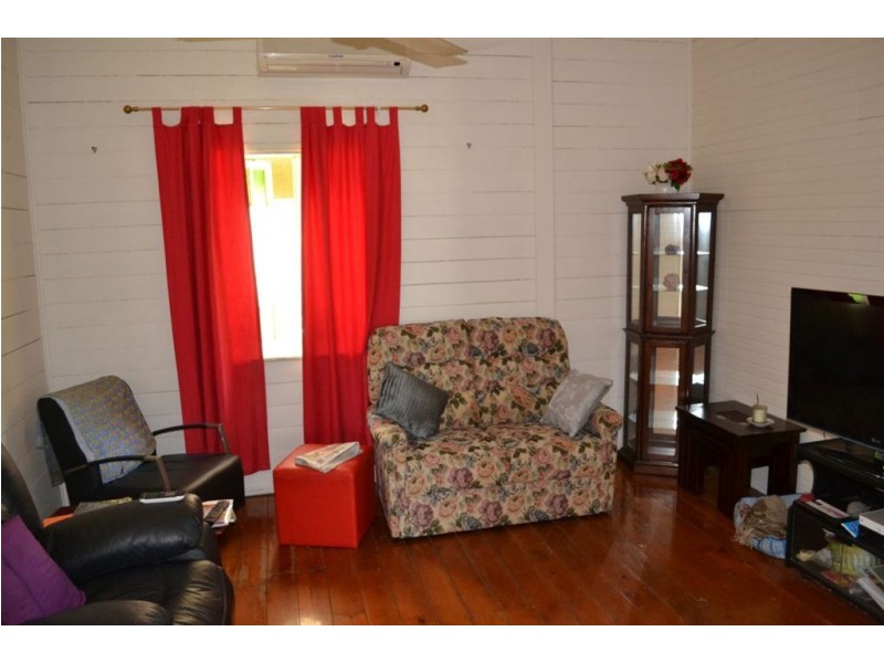 240 West Street, Allenstown QLD 4700