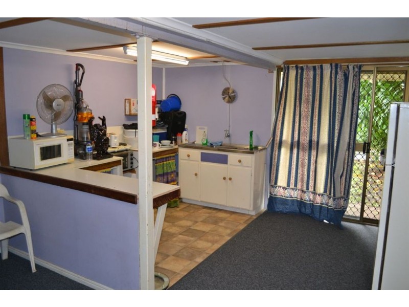 240 West Street, Allenstown QLD 4700