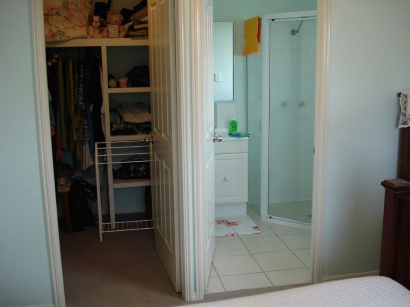 1/4 Poinciana Place, Gracemere QLD 4702