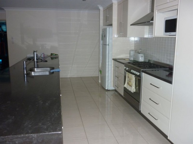 10 Corella Drive, Gracemere QLD 4702