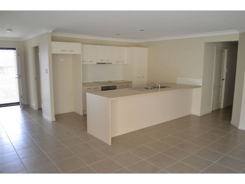 42 Burke & Wills Drive, Gracemere QLD 4702