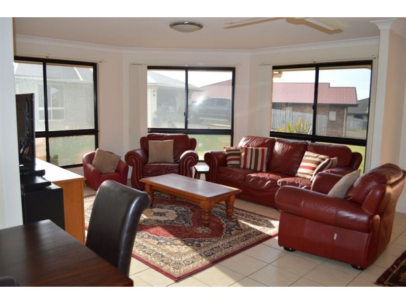 20 Poinciana Place, Gracemere QLD 4702