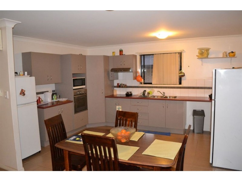 2/7 POINCIANA PLACE, Gracemere QLD 4702