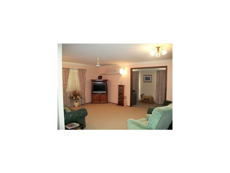 9 STOVER STREET, Gracemere QLD 4702