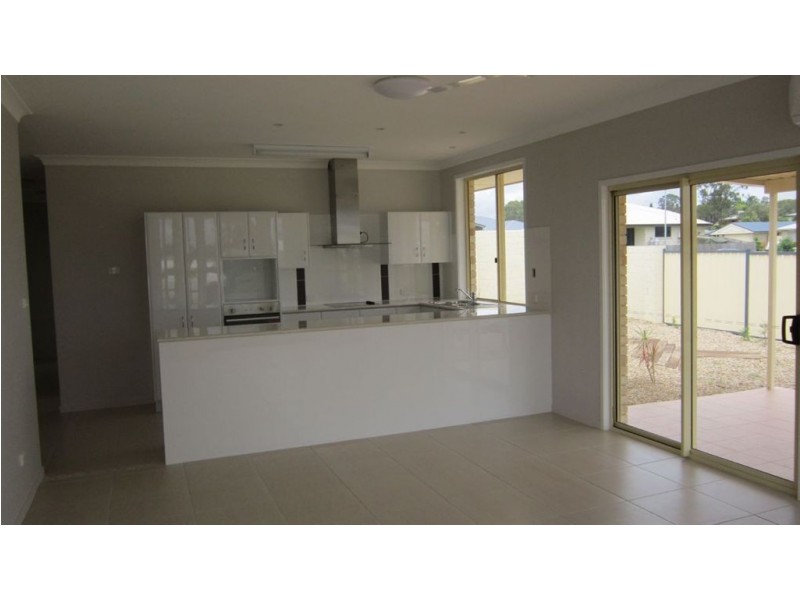 1/10 EVELINE STREET, Gracemere QLD 4702