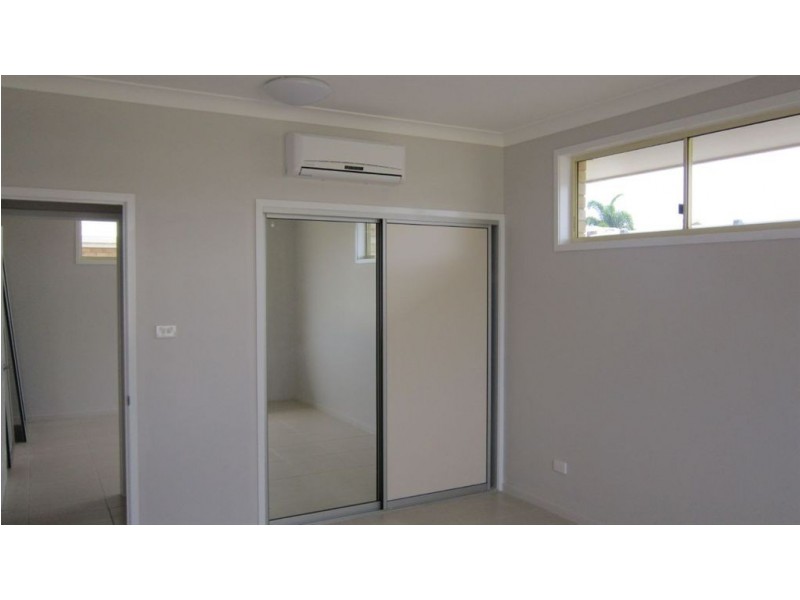 1/10 EVELINE STREET, Gracemere QLD 4702
