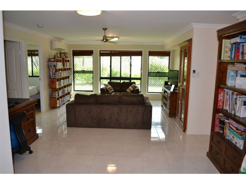 16 Freeman Court, Gracemere QLD 4702