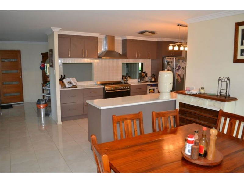 16 Freeman Court, Gracemere QLD 4702