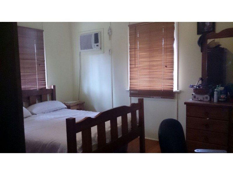 76 Dee Street, Mount Morgan QLD 4714