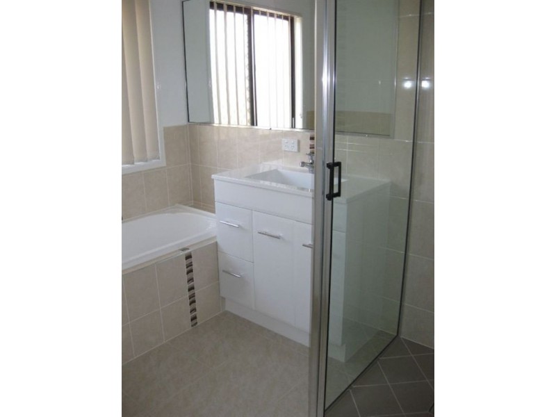 4 Brady Place, Gracemere QLD 4702