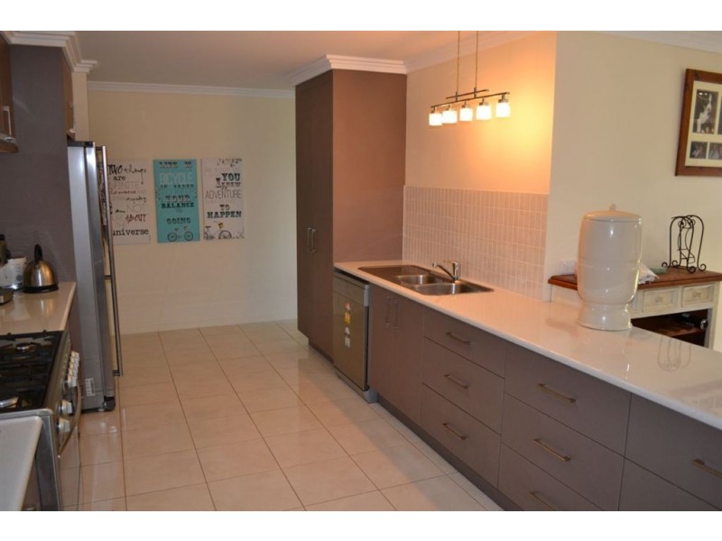 16 FREEMAN COURT, Gracemere QLD 4702