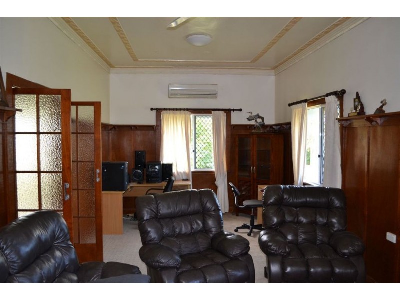 25 BOWER STREET, Stanwell QLD 4702