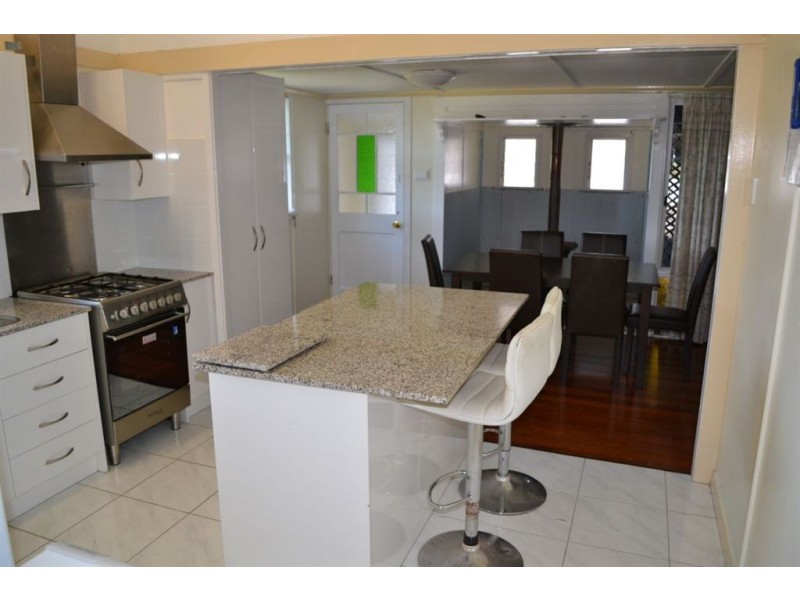 25 BOWER STREET, Stanwell QLD 4702