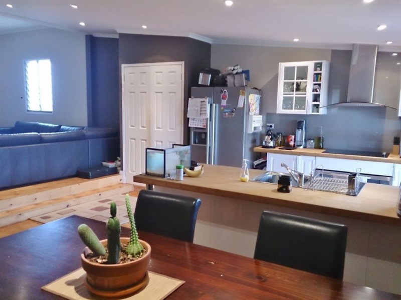 17 Queen Street, Mount Morgan QLD 4714