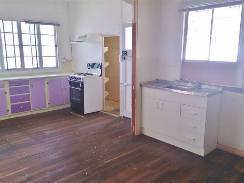 6 Pheasant Creek Rd, Wowan QLD 4702