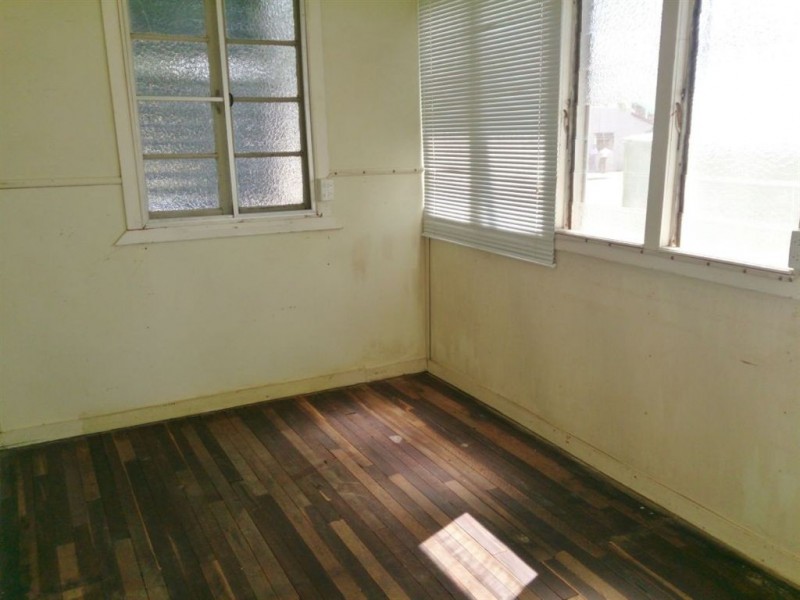 6 Pheasant Creek Rd, Wowan QLD 4702