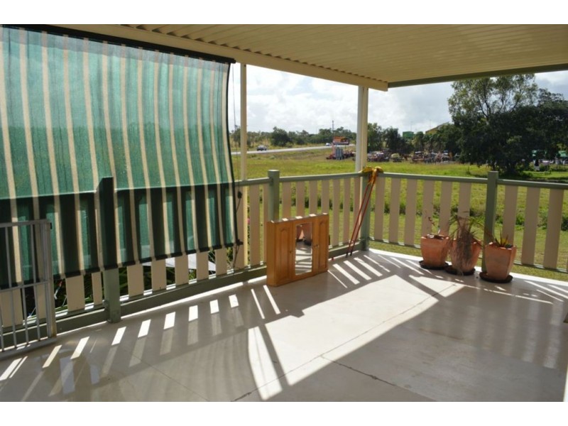 34 Oshanesy Street, Gracemere QLD 4702