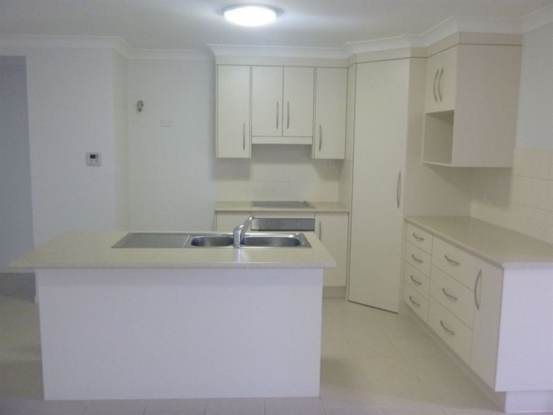 4 Emery Street, Gracemere QLD 4702