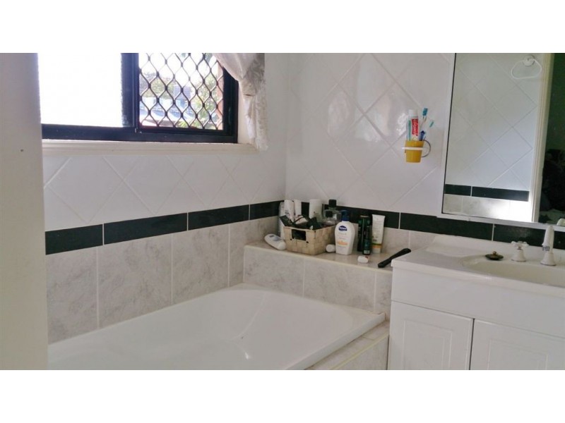 3 Lorraine Court, Gracemere QLD 4702