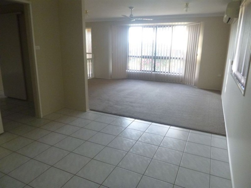 8 Lamb Avenue, Gracemere QLD 4702