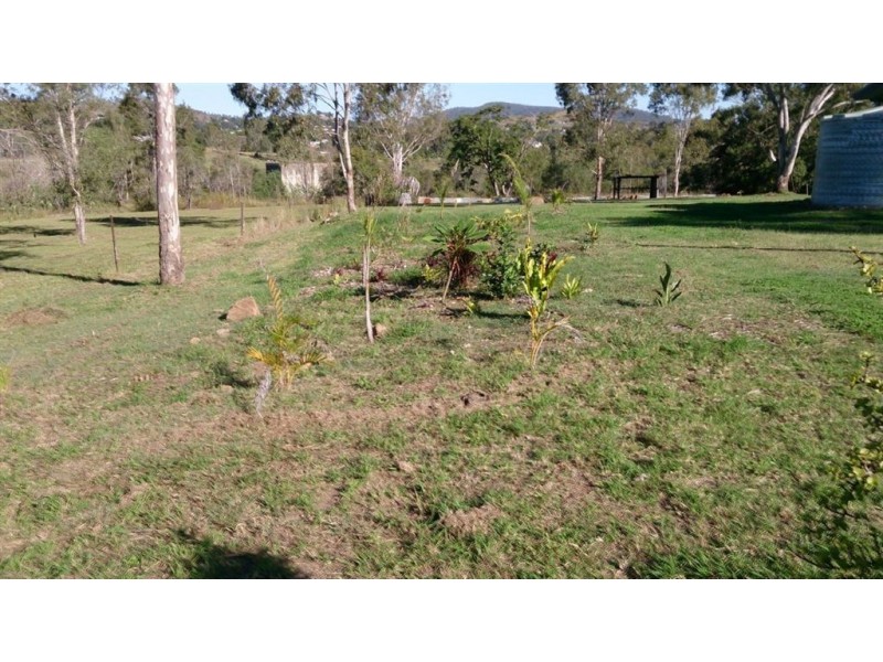 27 Gordon Lane, Mount Morgan QLD 4714