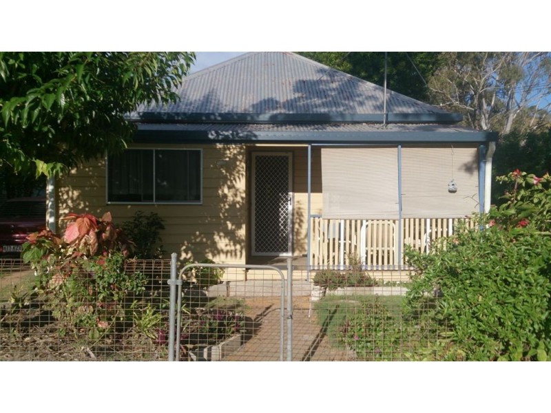 12 Creek Street, Mount Morgan QLD 4714