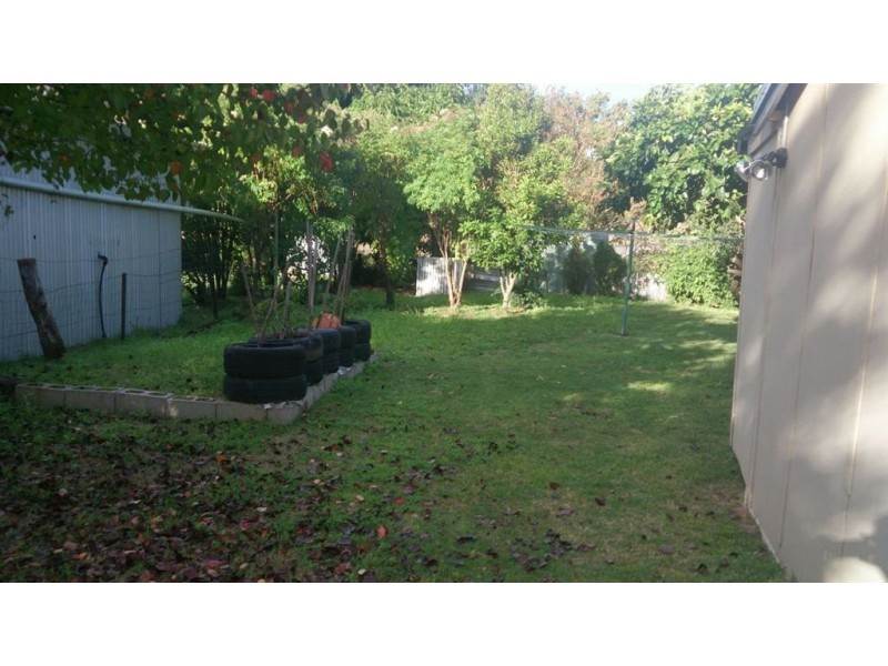 12 Creek Street, Mount Morgan QLD 4714