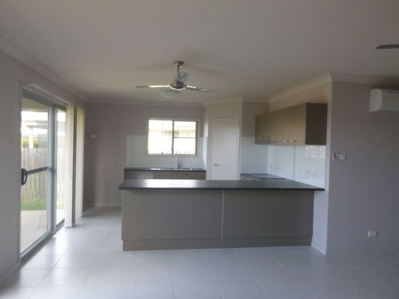 2/181 Lucas Street, Gracemere QLD 4702