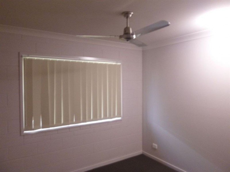 2/181 Lucas Street, Gracemere QLD 4702