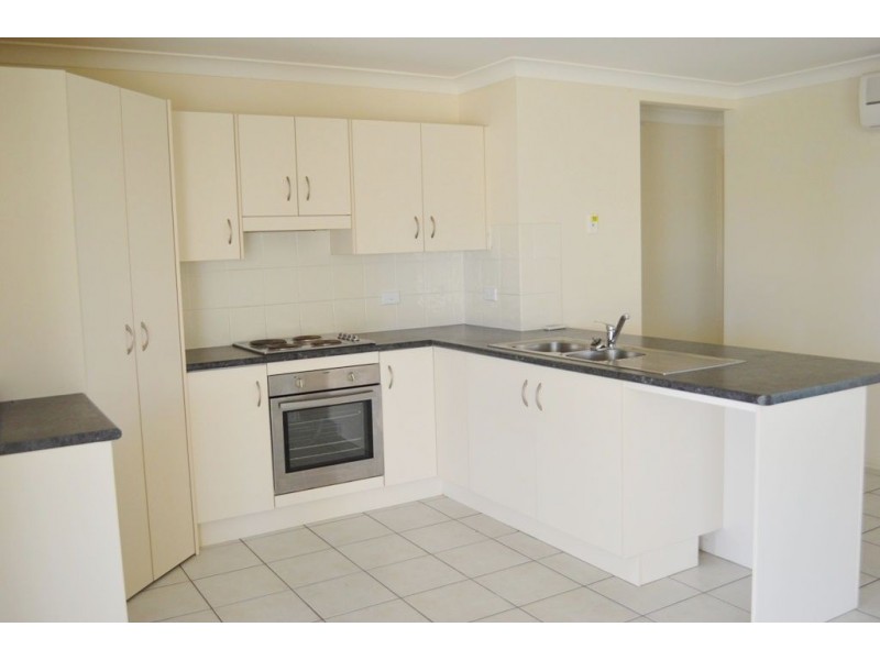 33 Seonaid Place, Gracemere QLD 4702