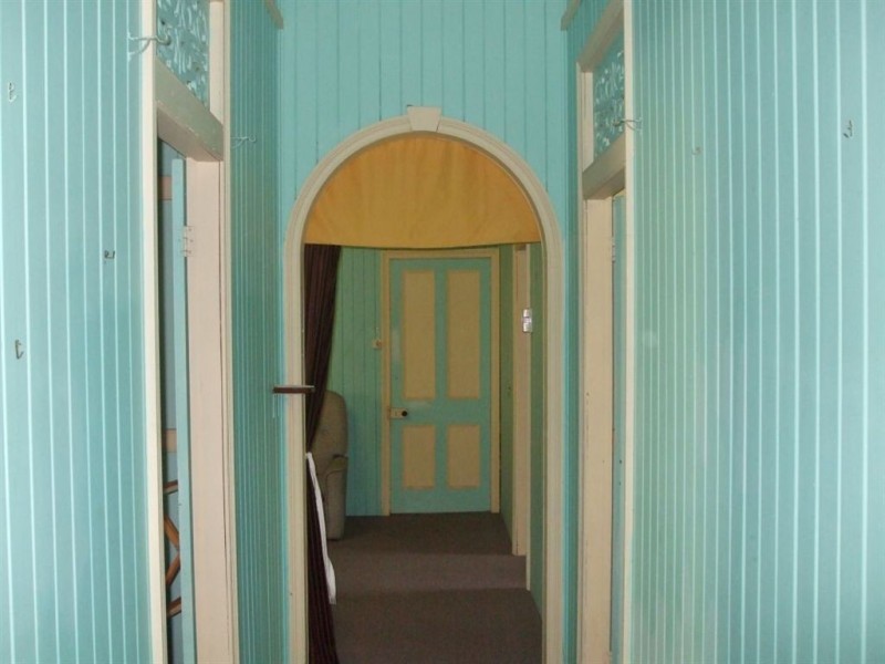 40 James St, Mount Morgan QLD 4714