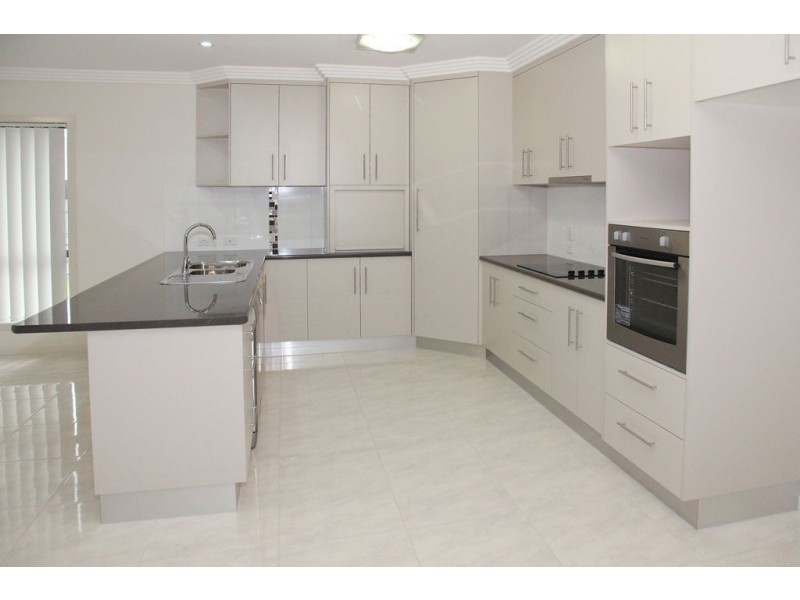 5 Corella Drive, Gracemere QLD 4702