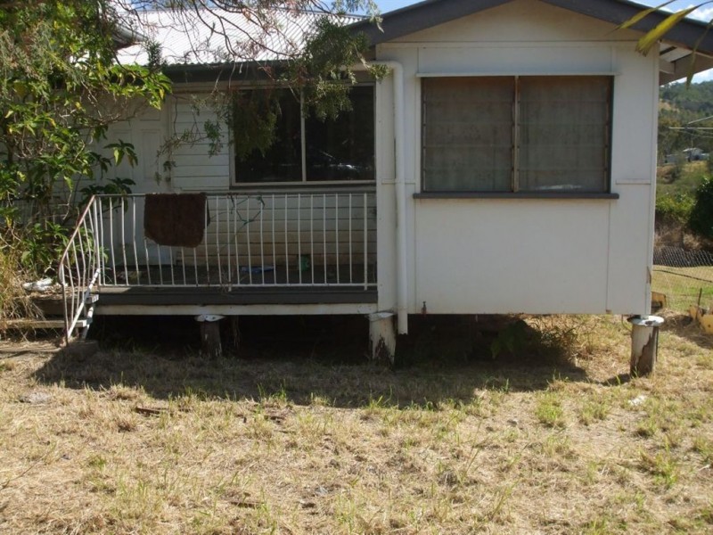 10 James St, Mount Morgan QLD 4714