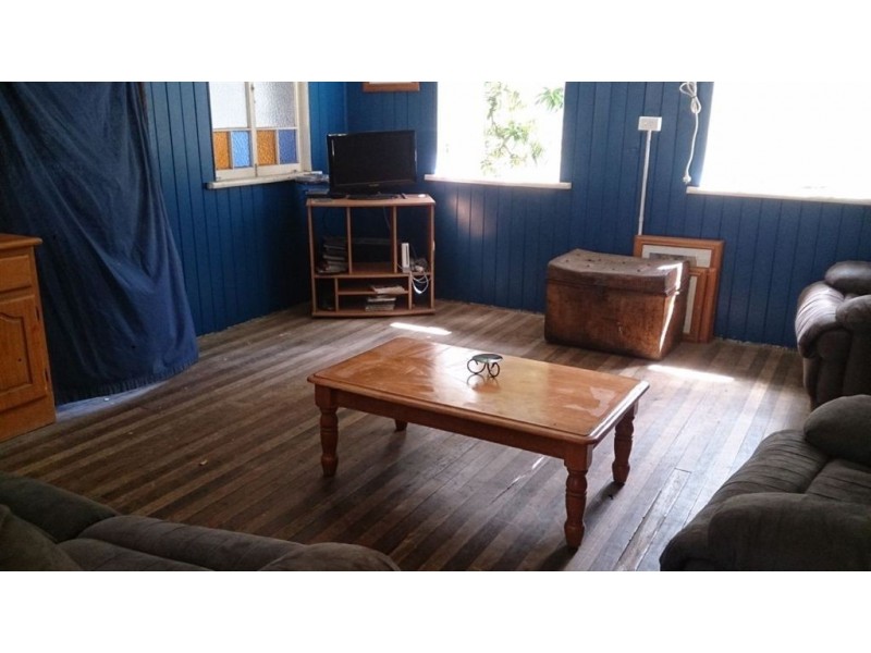 1 Ganter Street, Mount Morgan QLD 4714