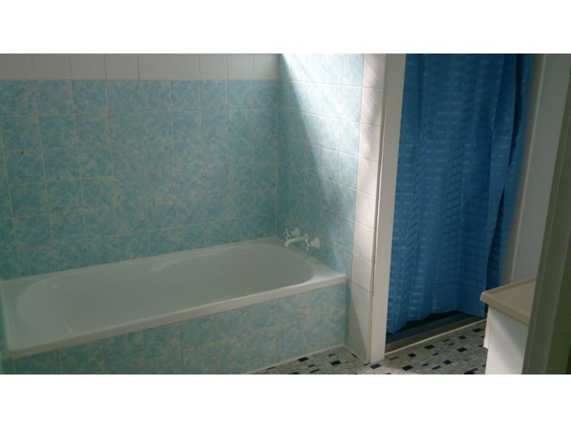 35 James Street, Mount Morgan QLD 4714