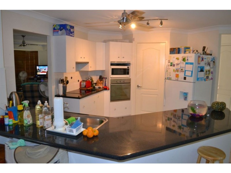 6 POINCIANA PLACE, Gracemere QLD 4702