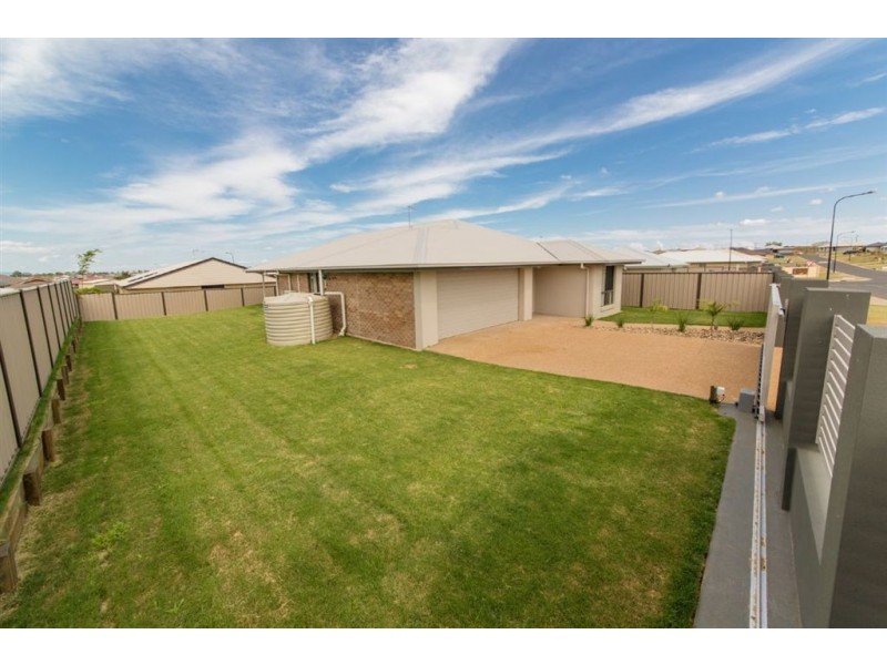4 Keirin Court, Gracemere QLD 4702
