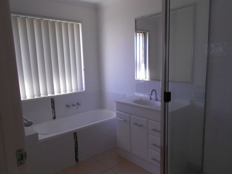 8 Koolamarra, Gracemere QLD 4702