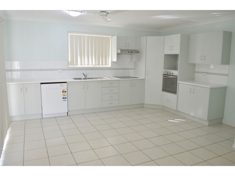 1/4 Poinciana Place, Gracemere QLD 4702